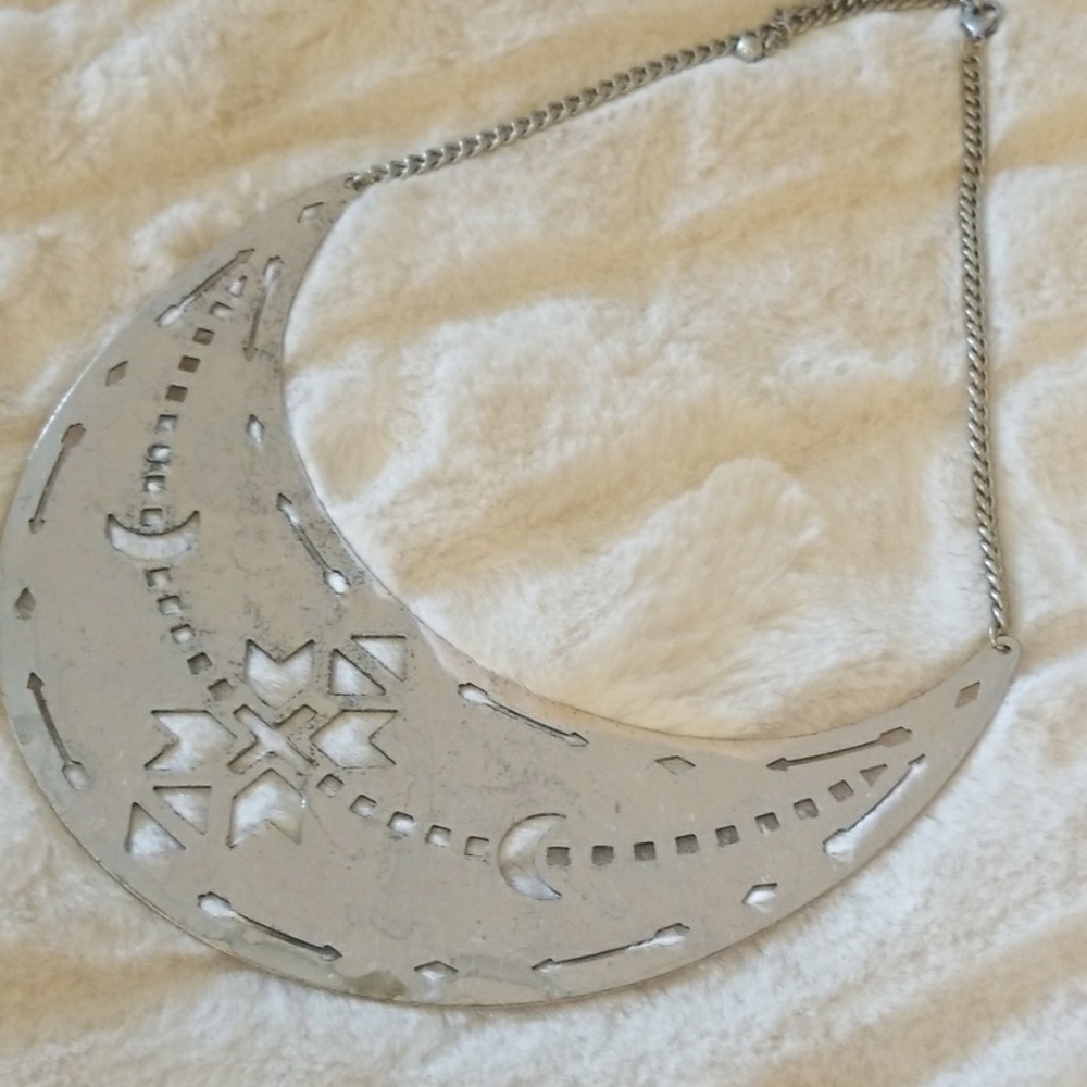 EYE CANDY LA // Edgy Cutout Collar Bib Necklace - Picture 6 of 7